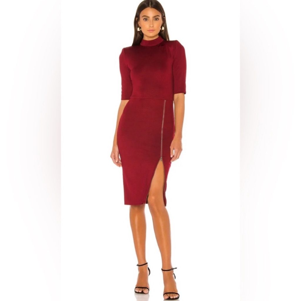 Alice + Olivia Inka Side Slit Dress In Bordeaux Red.